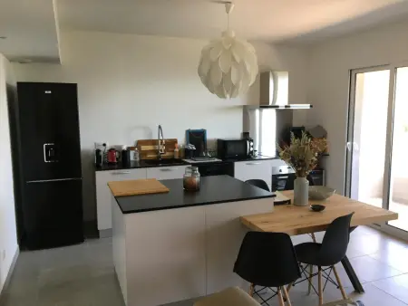 Appartement moderne à Bastia de 57 m² avec vue mer exclusive - Photo 2