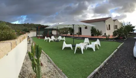 Maison avec jardin et terrasse à Arona, 4 chambres pour 9 : photo 12