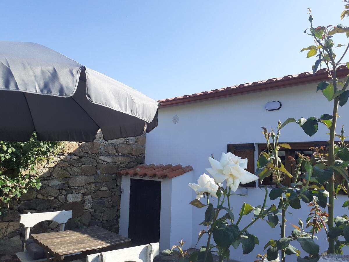 Maison 3 pers. à Parada : jardin, terrasse et vue montagne - Photo 3