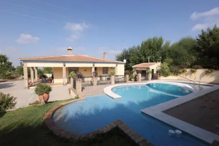 Location villa à Sanlúcar la Mayor, Villa spacieuse avec piscine à Sanlúcar la Mayor