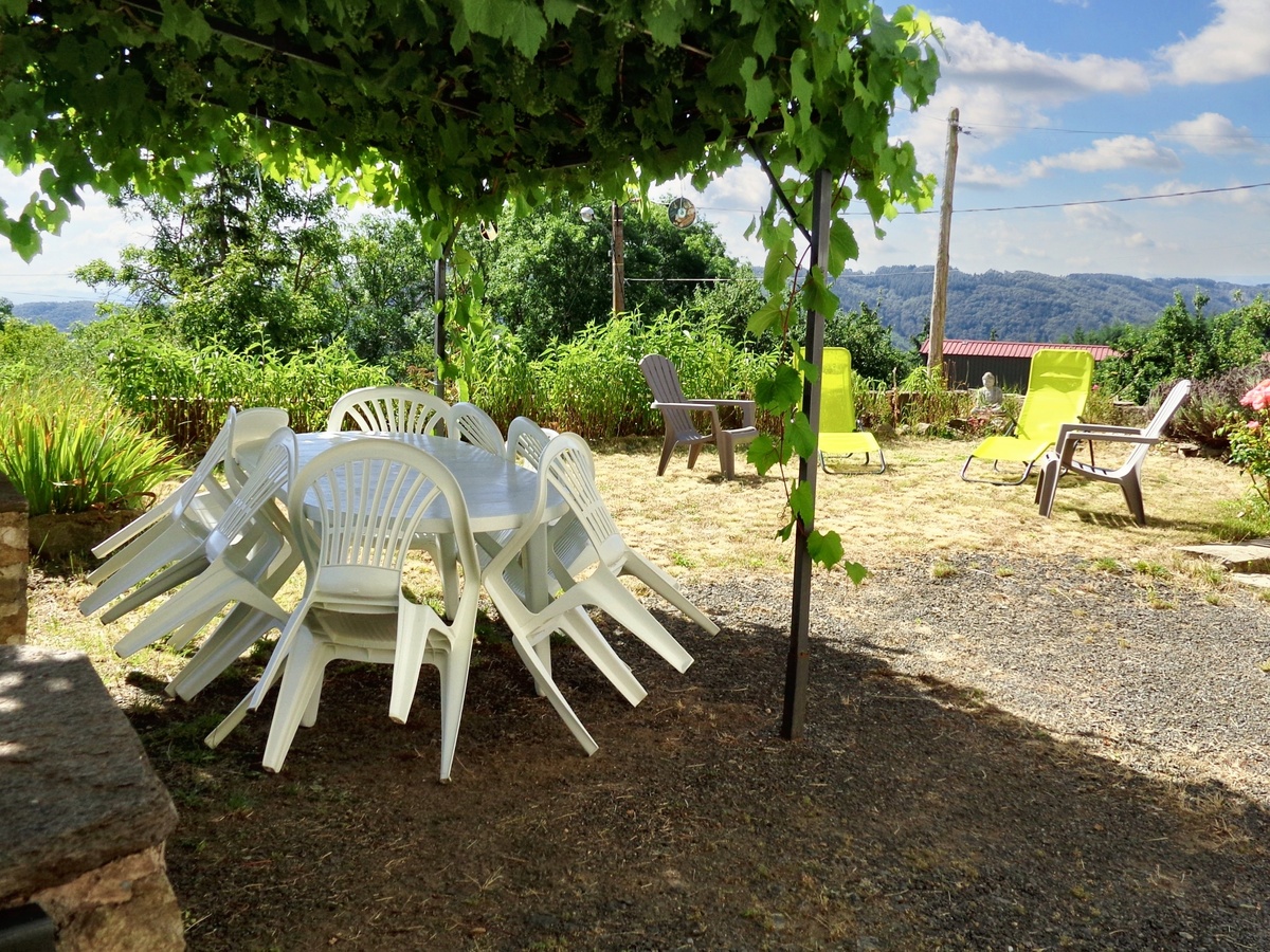 Maison 150 m² pour 9 personnes à Mercœur, pétanque et barbecue - Photo 9