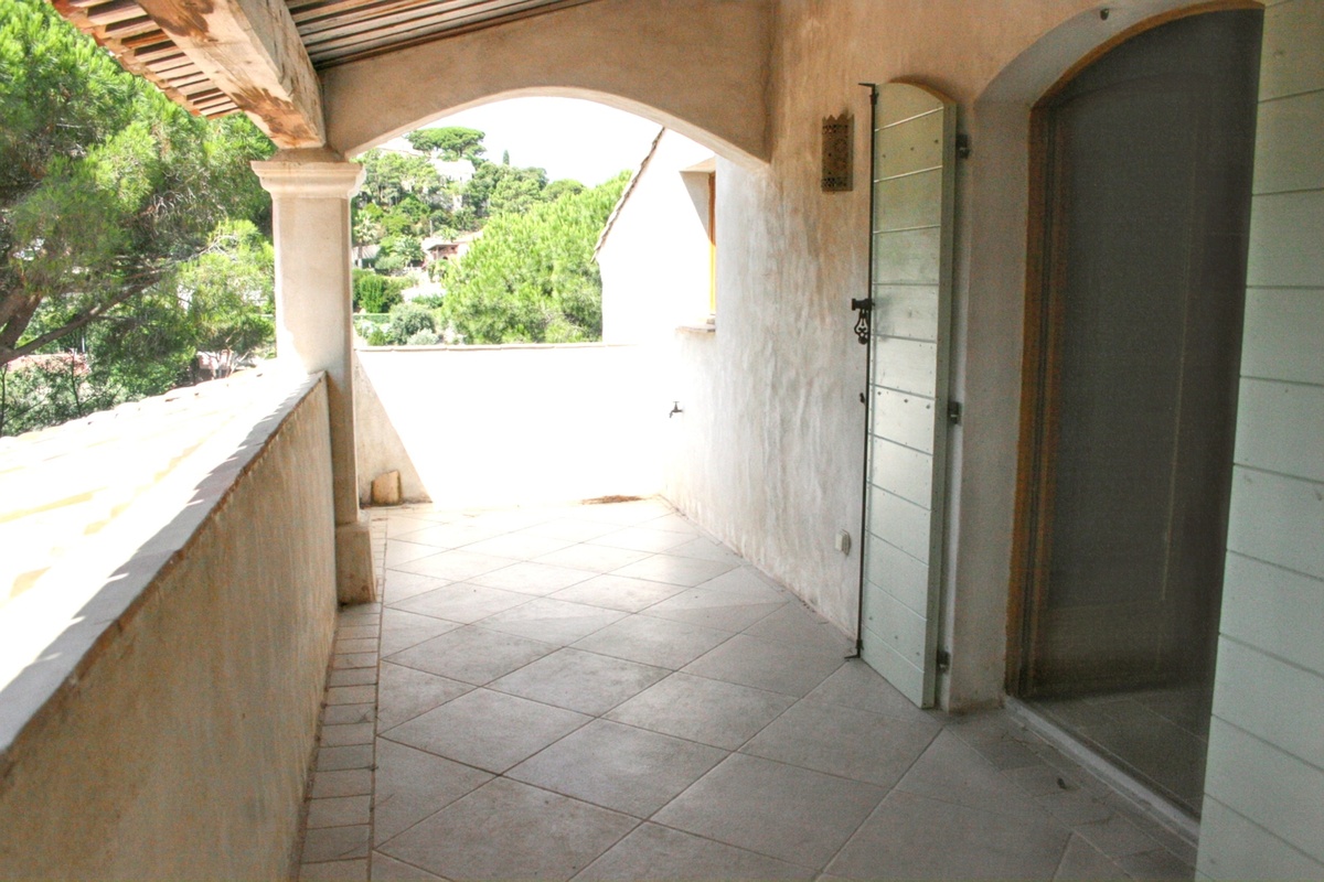 Maison 5 chambres Sainte-Maxime, terrasse vue mer - Photo 26