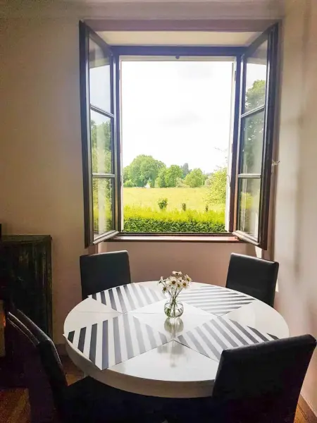 Maison de charme à Québriac avec jardin clôturé et barbecue : photo 3