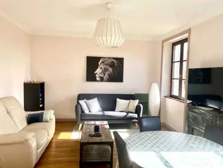 Maison de charme à Québriac avec jardin clôturé et barbecue : photo 6