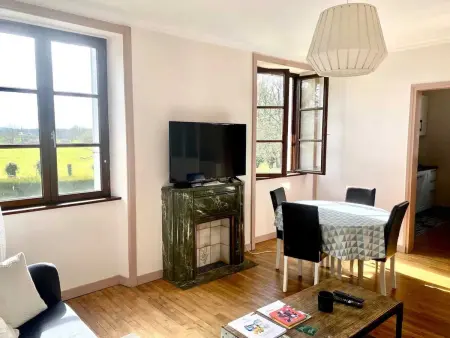 Maison de charme à Québriac avec jardin clôturé et barbecue : photo 9