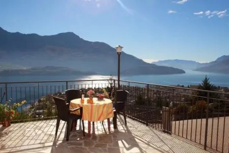 Appartement 2 chambres avec vue lac à Vercana, piscine partagée : photo 11