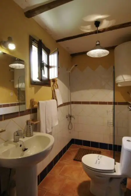 Maison charmante à Robledillo de Gata avec cheminée et terrasse - Photo 8