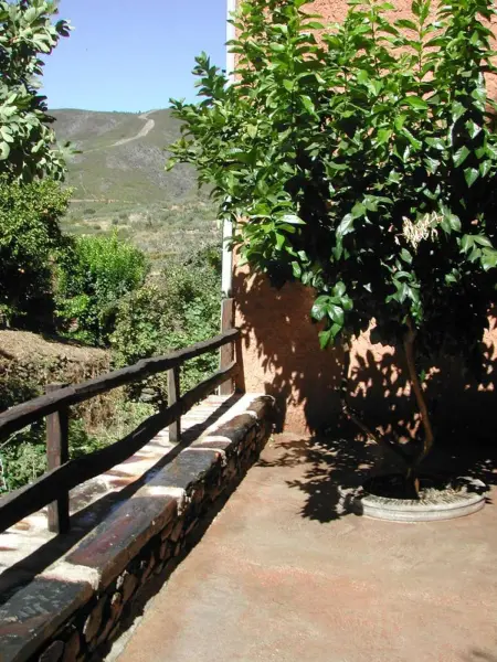 Maison charmante à Robledillo de Gata avec cheminée et terrasse - Photo 10