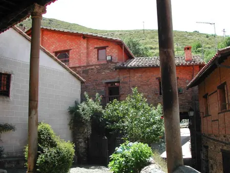 Maison charmante à Robledillo de Gata avec cheminée et terrasse - Photo 16