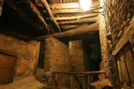 Maison charmante à Robledillo de Gata avec cheminée et terrasse - Photo 25