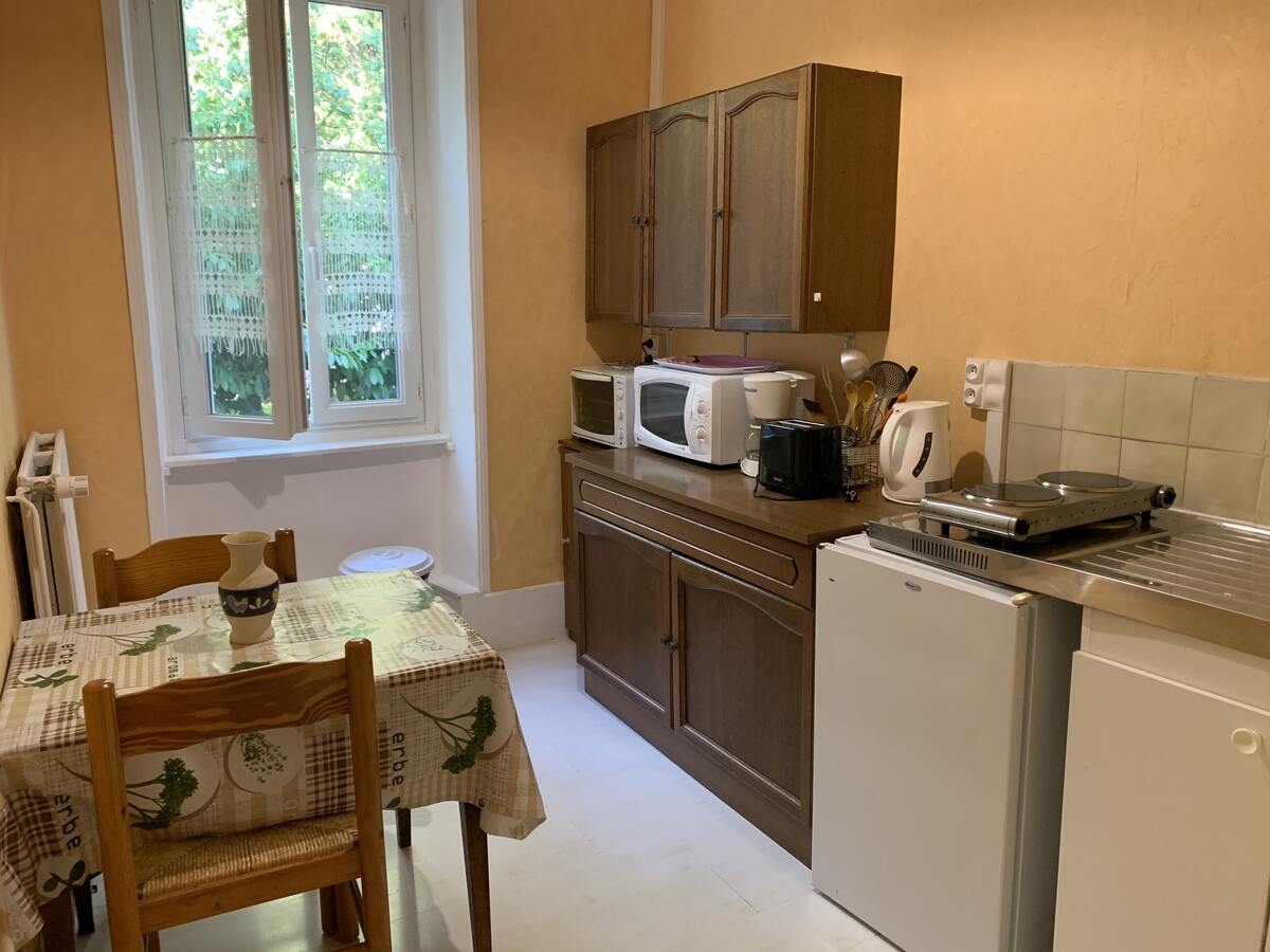 Appartement 20 m² balcon vue ville à Néris-les-Bains - Photo 3