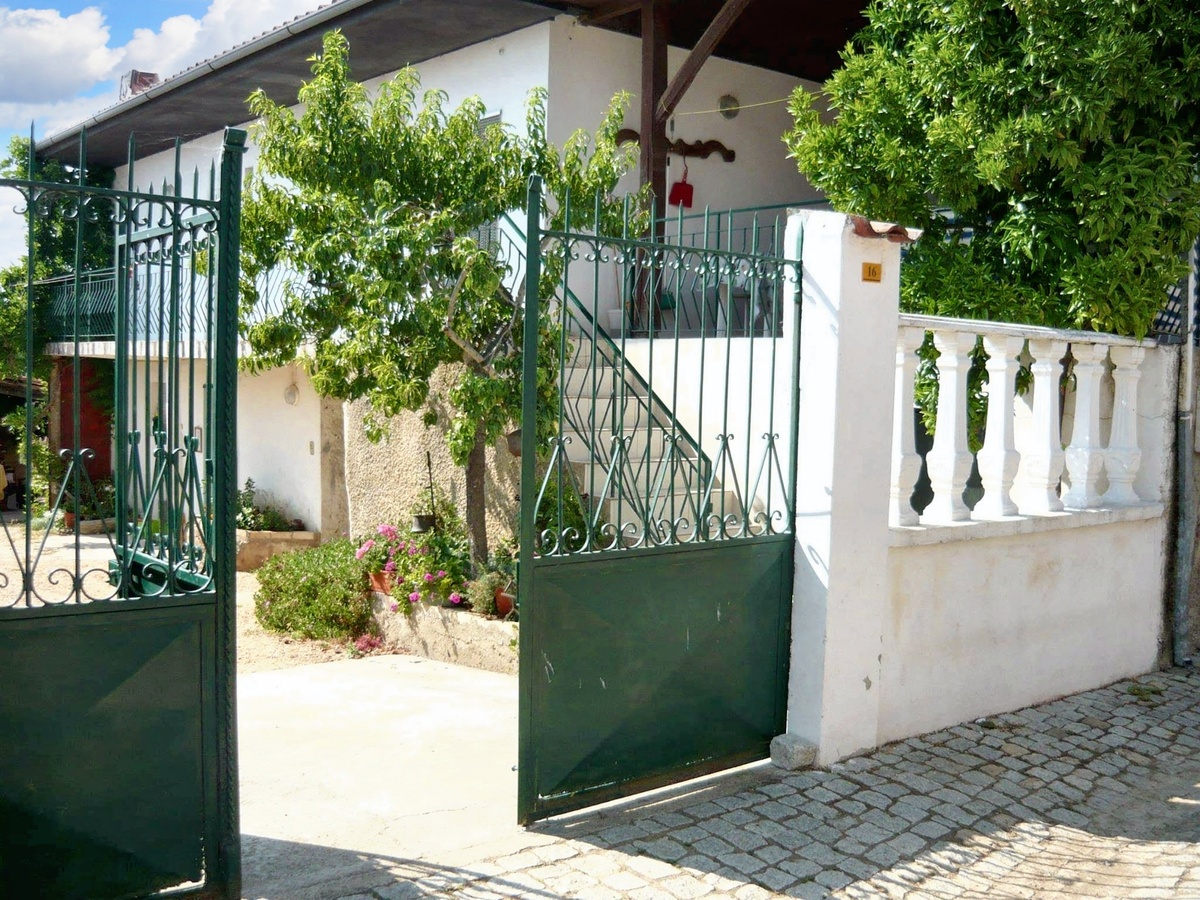 Maison 120 m² - 9 personnes, 4 chambres à Bragança - Photo 2