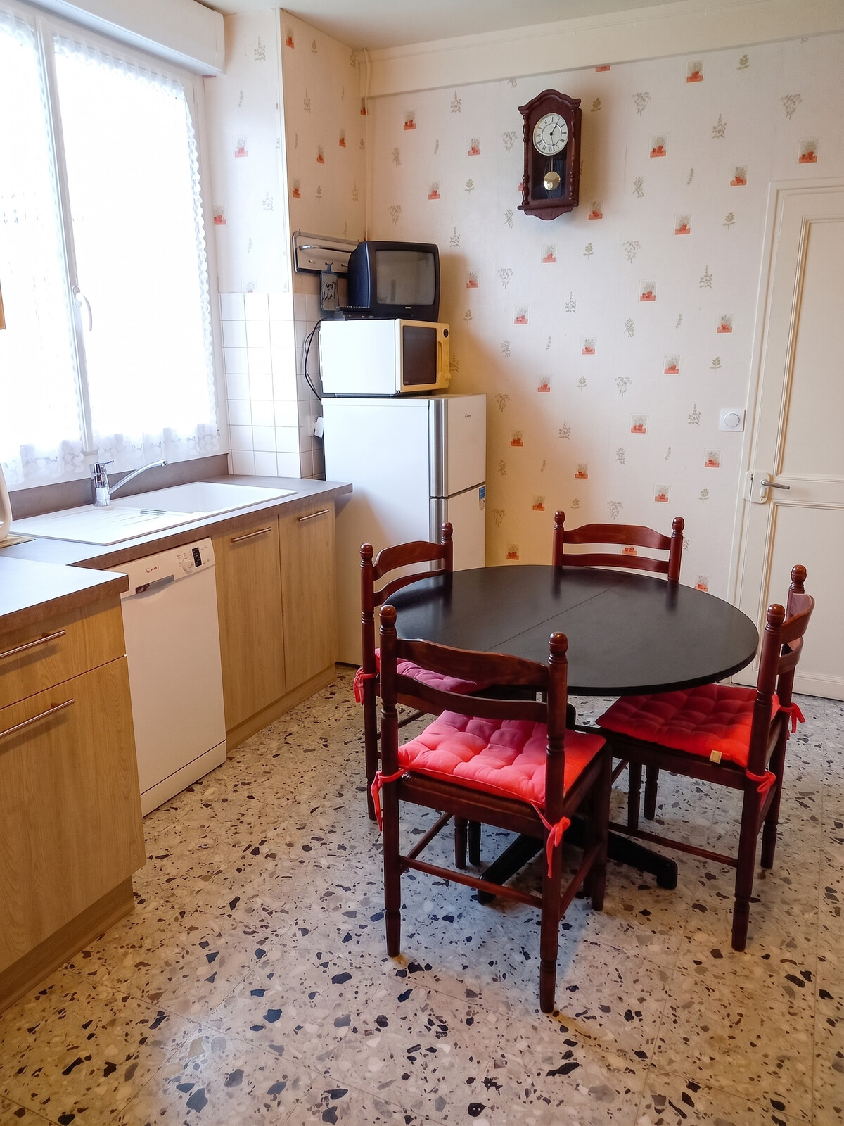Maison 45 m² à Chepy, jardin clôturé et pétanque - Photo 4