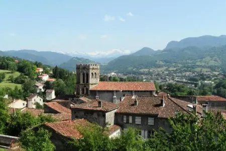 Location appartement à Saint Lizier, Appartement à Saint-Lizier avec vue Pyrénées