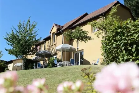 Location appartement à SARLAT LA CANEDA, Maisonnette 4 Piטces Duplex 8 Personnes