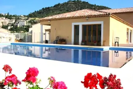 Location appartement à Montbrun Les Bains, 2 Piטces 4 Personnes