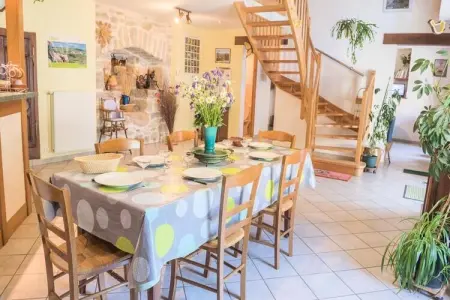 Location appartement à LES SALELLES, Gמte de France 7 personnes