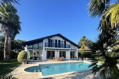 Location appartement à BASSUSSARRY, Maisons & Villas pour 10 Personnes