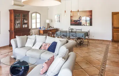 Maison 4 chambres avec piscine privée à Calvisson : photo 5