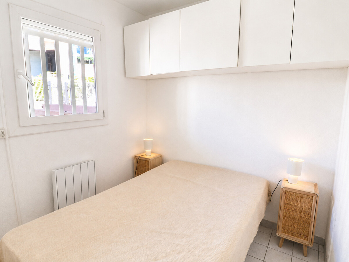 T2 climatisé Sète avec garage privé et loggia vue port - Photo 8