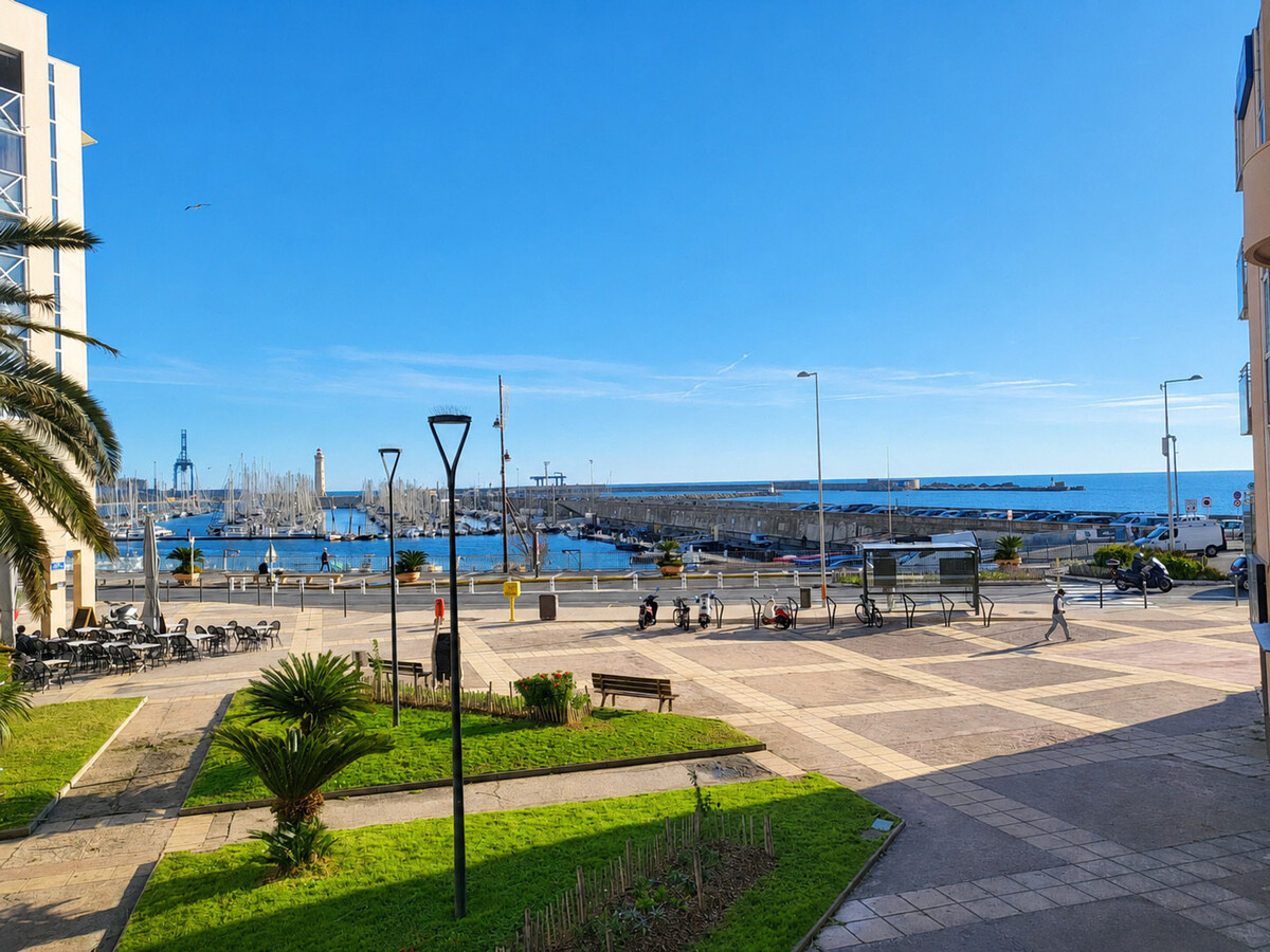 T2 climatisé Sète avec garage privé et loggia vue port - Photo 11