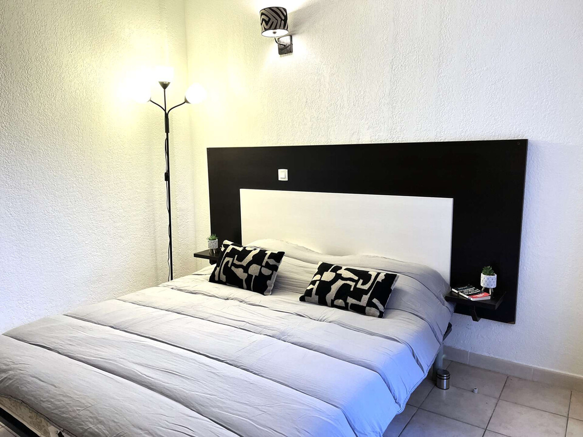 Studio climatisé RDC avec piscine et parking - Photo 3
