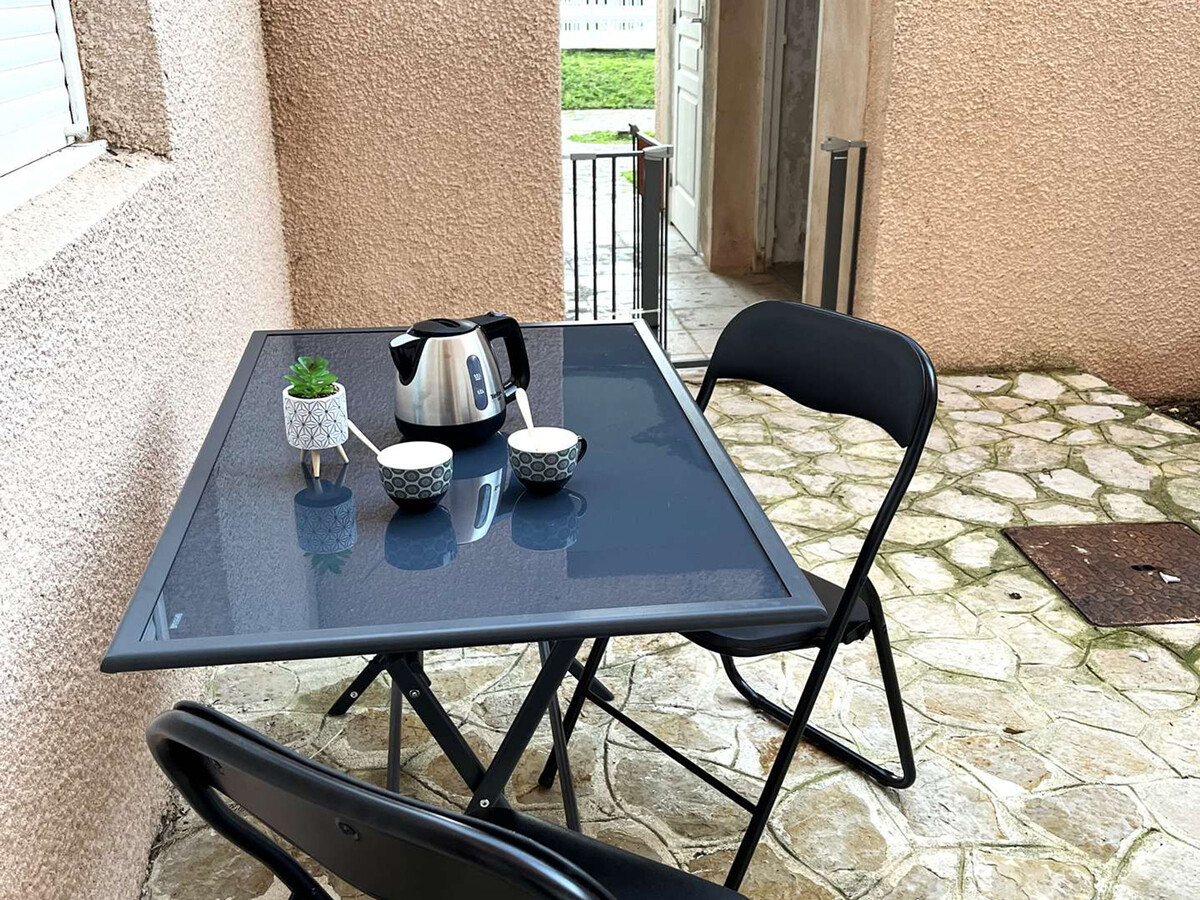 Studio climatisé RDC avec piscine et parking - Photo 13