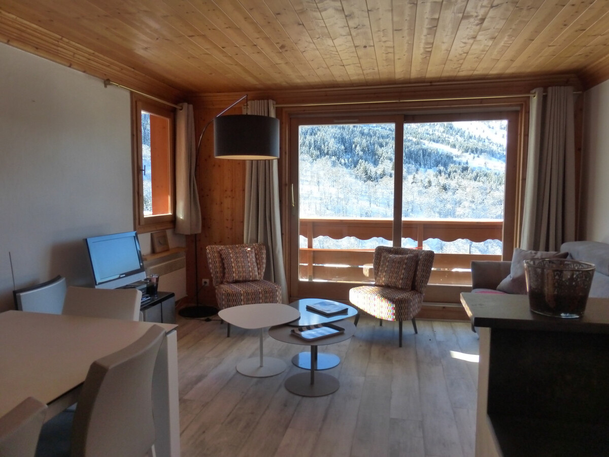 Appartement 3 pièces rénové avec balcon et vue montagne - Photo 8