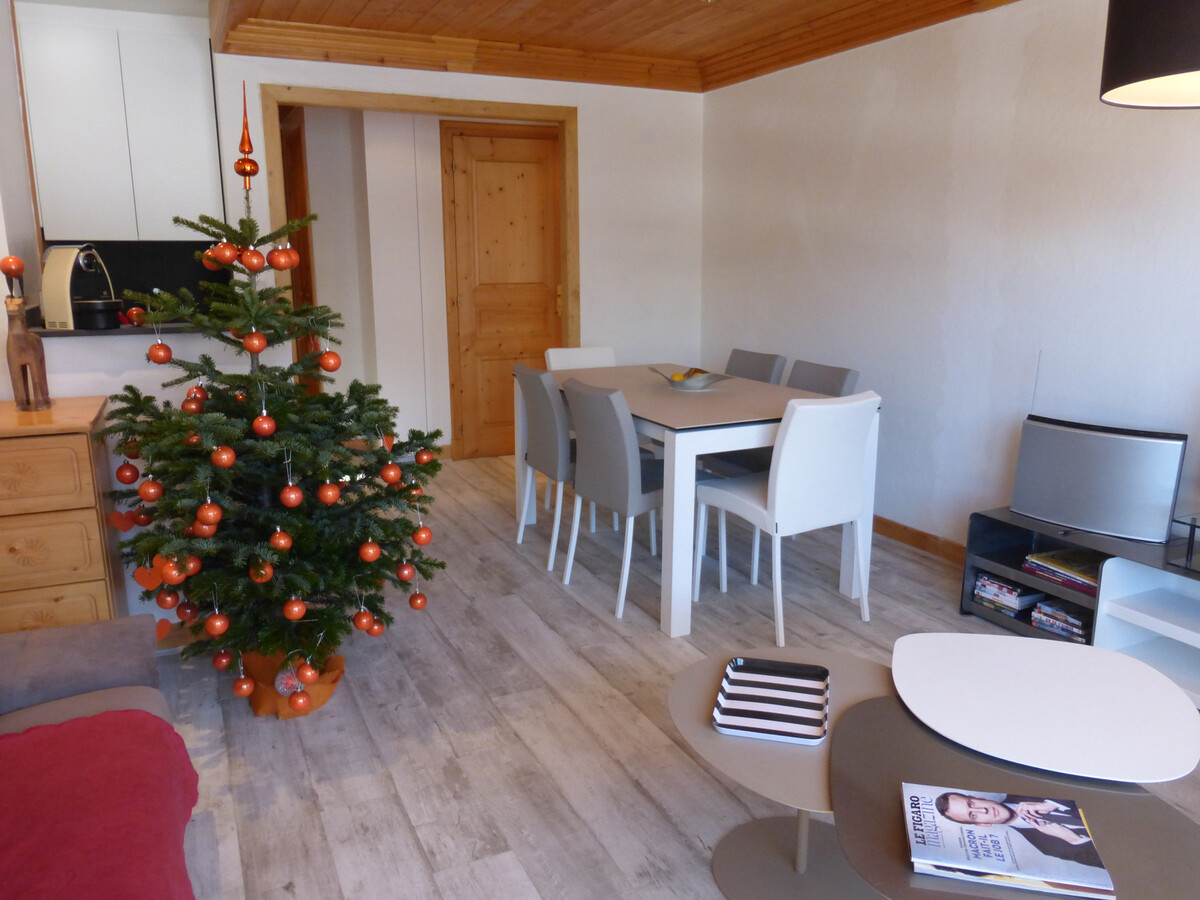Appartement 3 pièces rénové avec balcon et vue montagne - Photo 9