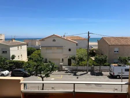 Location appartement à Narbonne, Bel appartement rénové avec terrasse, parking et clim à 100m de la plage