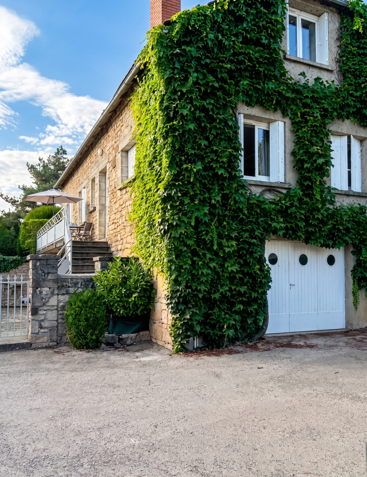 Maison 90 m² à Bozouls : 3 chambres, jardin et cour pavée - Photo 1