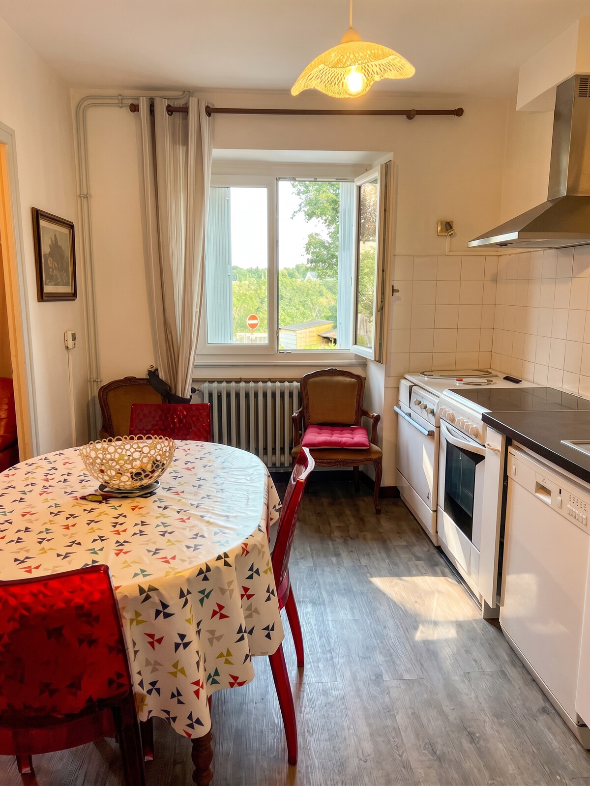 Maison 90 m² à Bozouls : 3 chambres, jardin et cour pavée - Photo 4