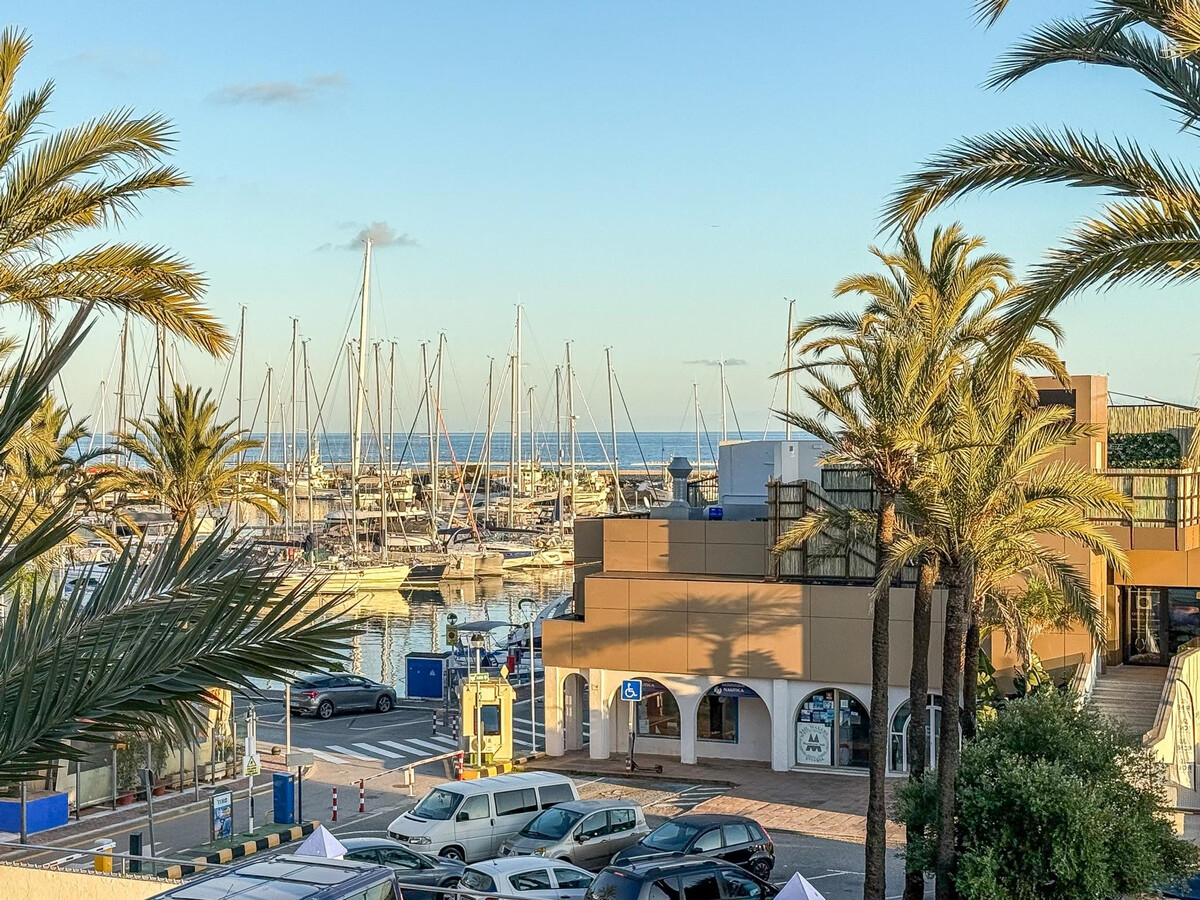 Duplex vue mer et port à Estepona, 2 piscines - Photo 18