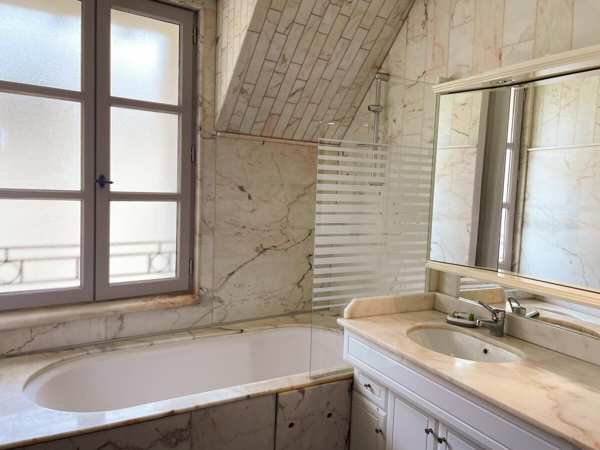 Triplex rénové 4 chambres à Blois, cœur historique - Photo 20