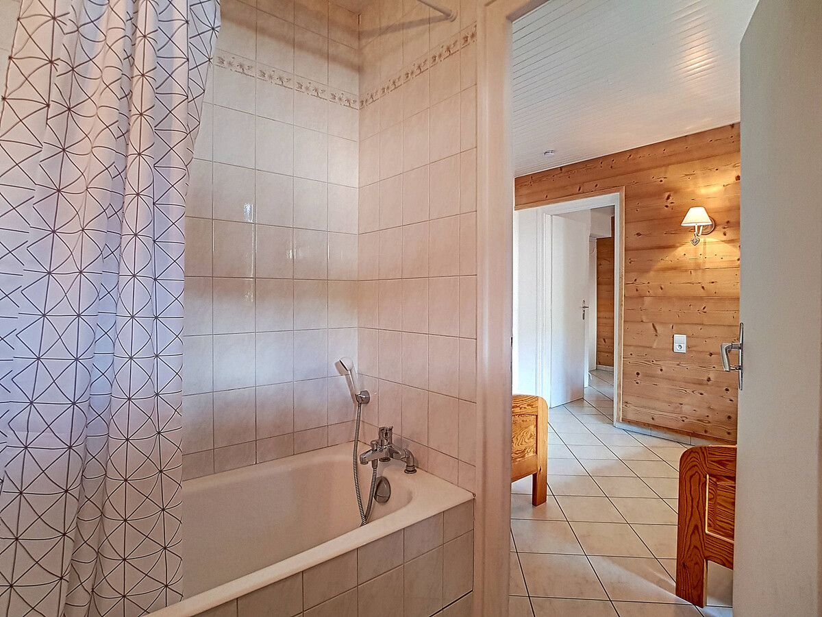 Appartement 4 pers La Clusaz, balcon et casier à skis - Photo 7