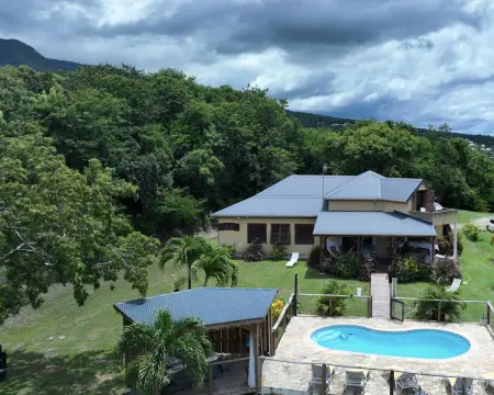 Maison conviviale à Deshaies avec piscine partagée 120 m² - Photo 1