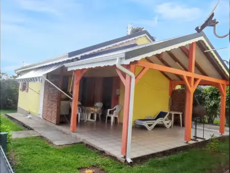Maison 2 chambres avec piscine partagée et jardin clôturé à Saint-François : photo 15