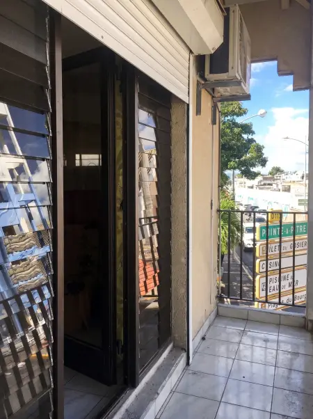 Appartement 42 m² au Gosier avec balcon, vue ville et parking : photo 14