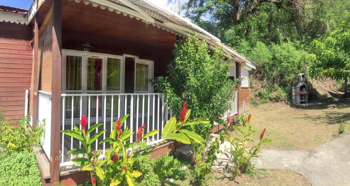Bungalow 5 pers. à Bouillante avec terrasse et barbecue - Photo 1