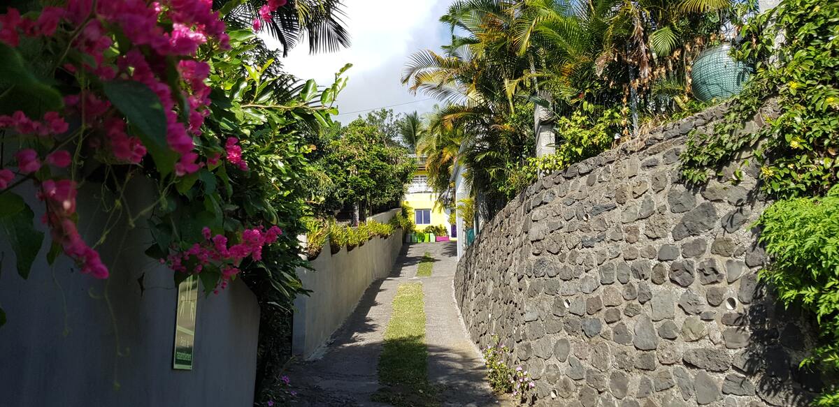 Maison avec vue mer et jardin à Saint-Paul, La Réunion - Photo 3