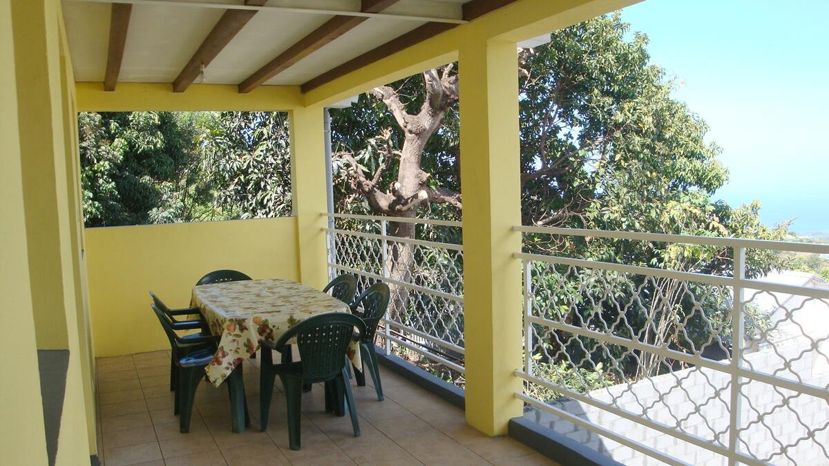 Maison avec vue mer et jardin à Saint-Paul, La Réunion - Photo 4