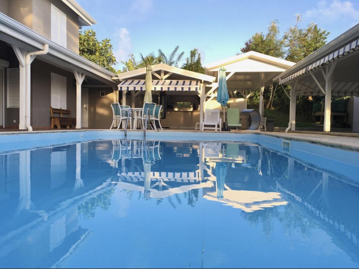 Appartement 27 m² vue mer et montagnes, piscine à Fort-de-France - Photo 1