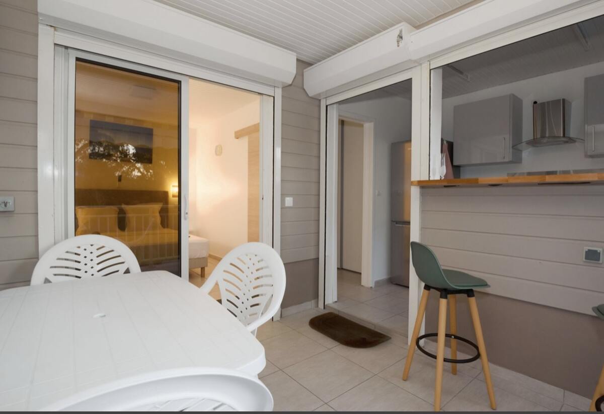 Appartement 27 m² vue mer et montagnes, piscine à Fort-de-France - Photo 8