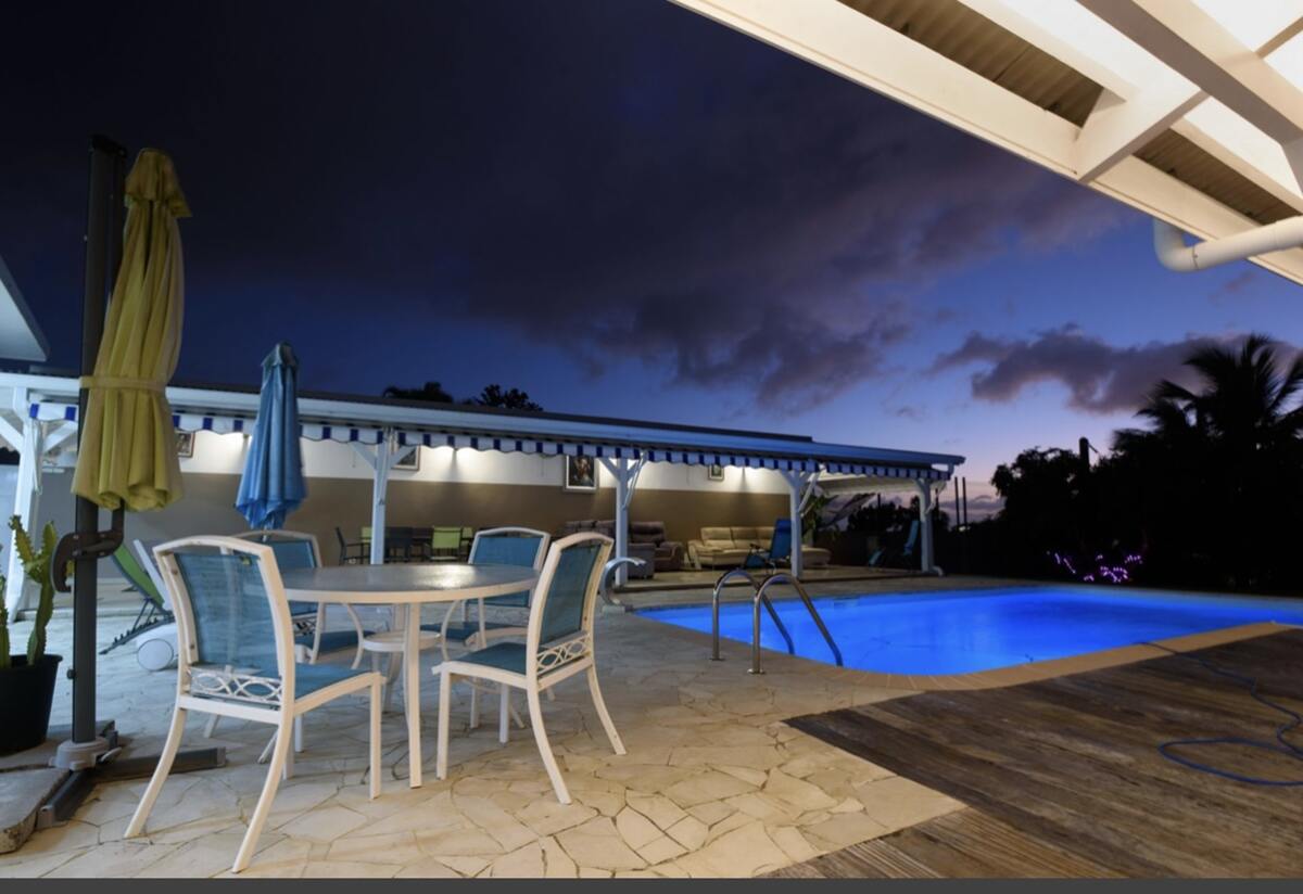 Appartement 27 m² vue mer et montagnes, piscine à Fort-de-France - Photo 11