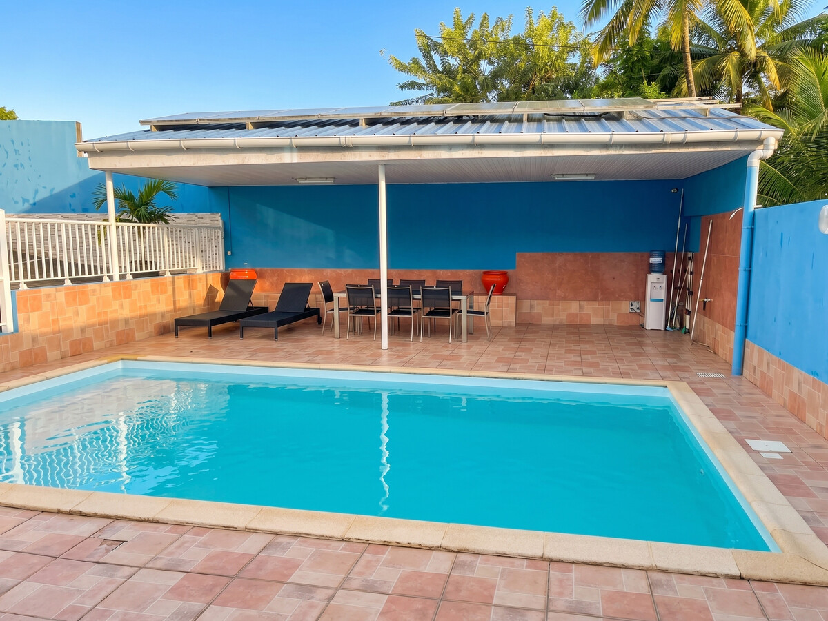 Villa avec piscine privée chauffée à Saint-Esprit, 3 chambres - Photo 3