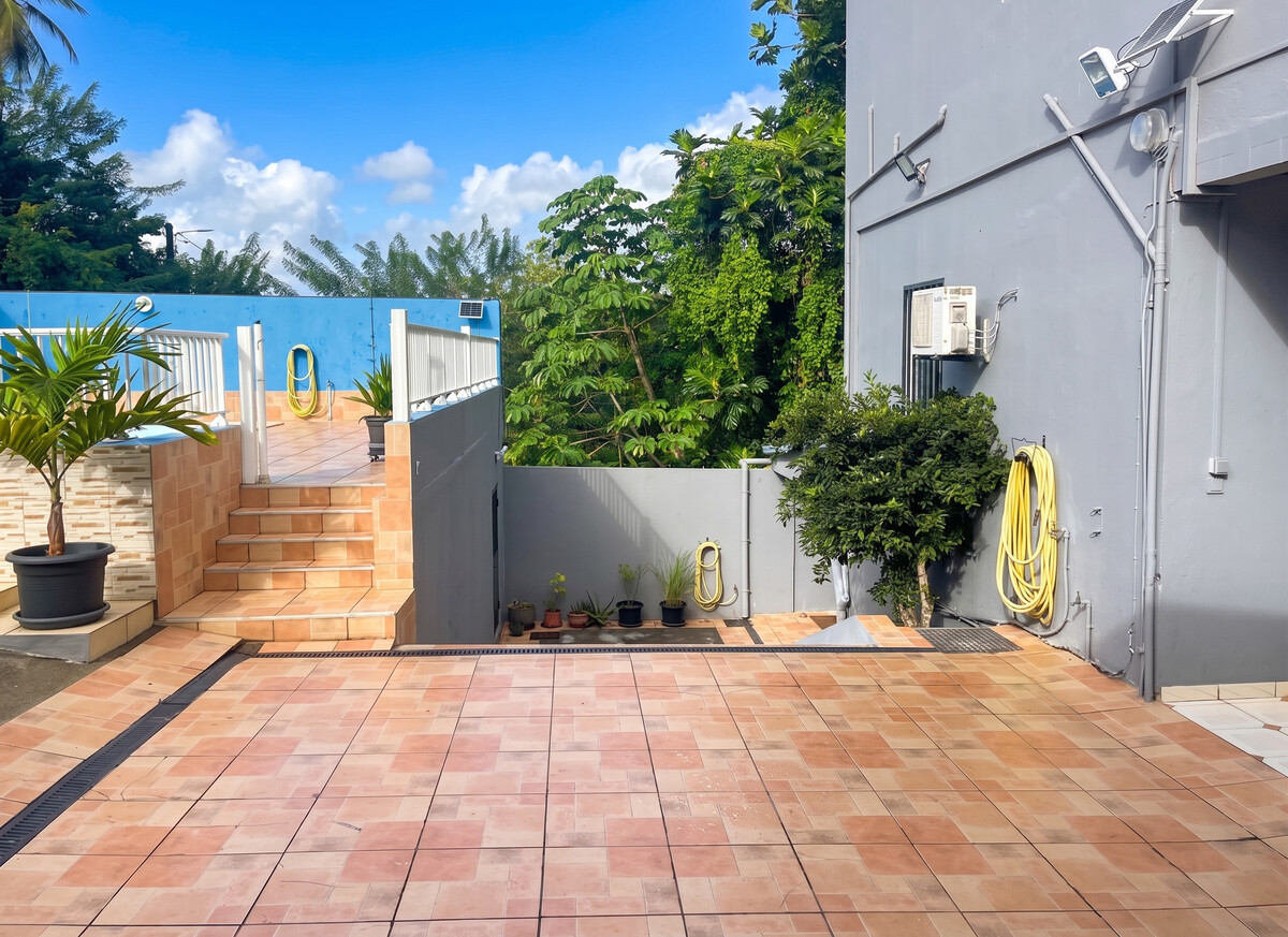 Villa avec piscine privée chauffée à Saint-Esprit, 3 chambres - Photo 8