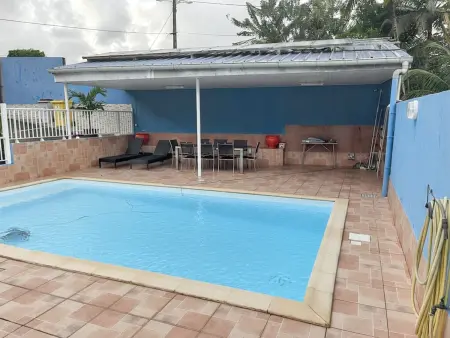 Villa charmante près de Saint-Esprit avec piscine privée - Photo 2
