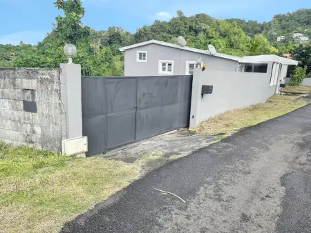 Villa charmante près de Saint-Esprit avec piscine privée - Photo 4