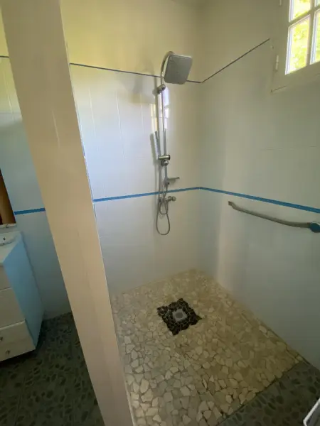 Appartement 2 chambres avec piscine partagée et jacuzzi à Pointe-Noire : photo 8