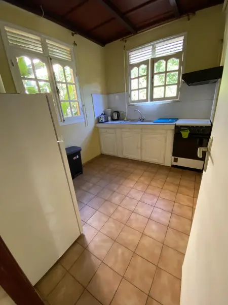 Appartement 2 chambres avec piscine partagée et jacuzzi à Pointe-Noire : photo 9